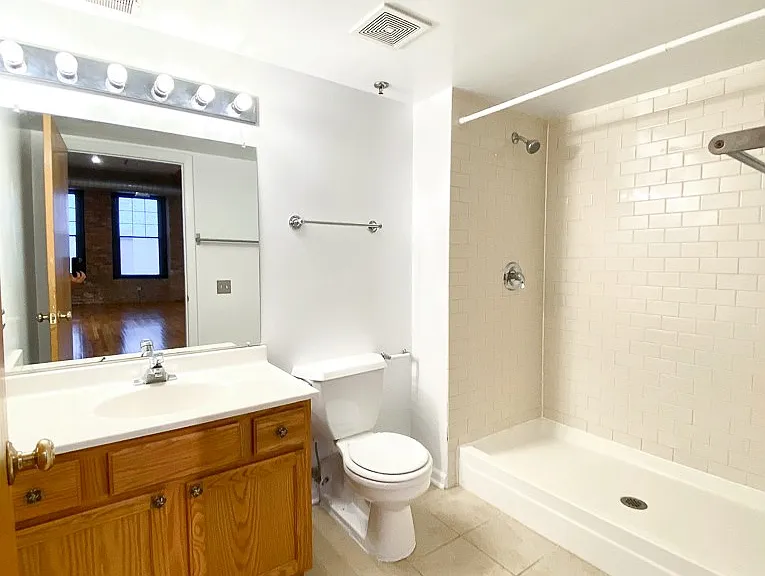 845 W. Fulton Market St. — Photo 6