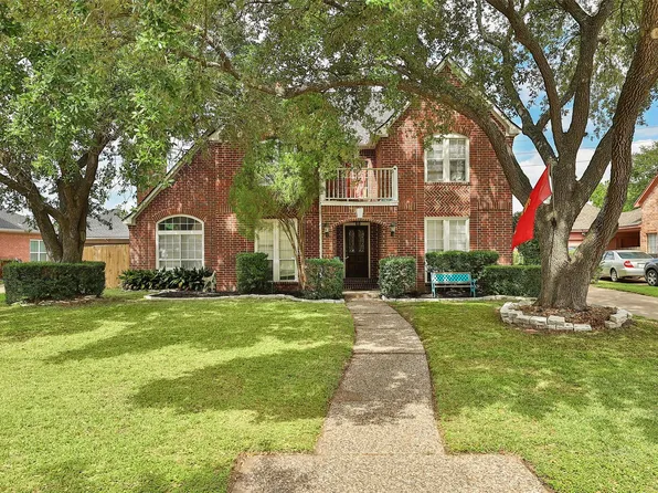 15742 Sweetwater Creek Dr, Houston, TX 77095