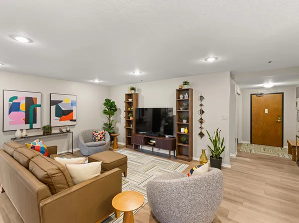 2880 Grand Ave APT 507, Des Moines, IA 50312