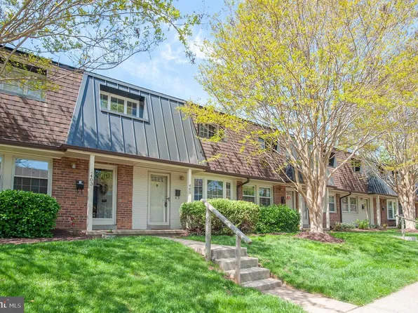 405 James Ct, Falls Church, VA 22046