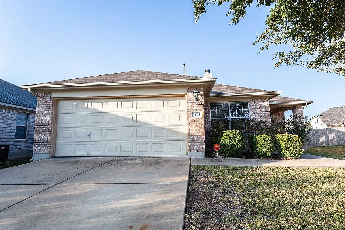 Building Photo - 4505 Hees Ct