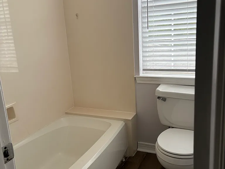 3142 Meadow Lake Dr E — Photo 21
