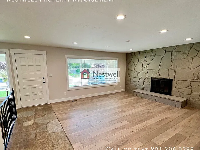 10234 S Vilas Dr — Photo 2