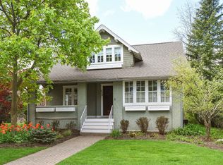 628 S Grove Ave, Barrington, IL 60010