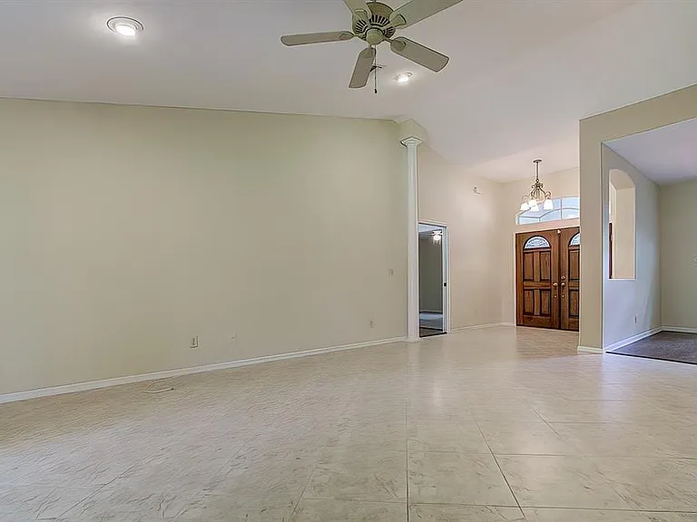 12 Anton Ct — Photo 6