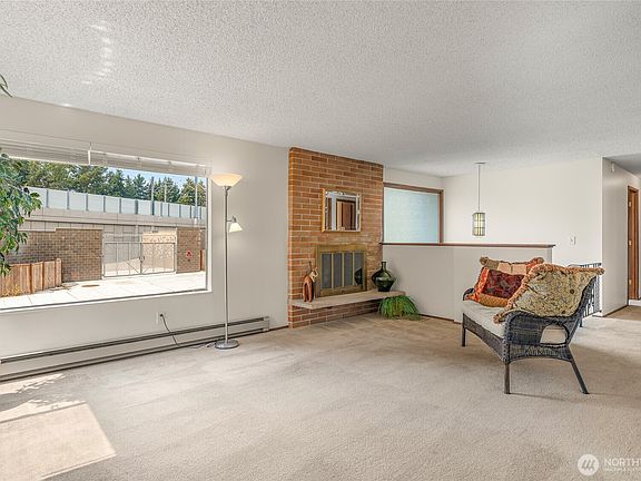 3rd image of 15112 3rd Avenue NE