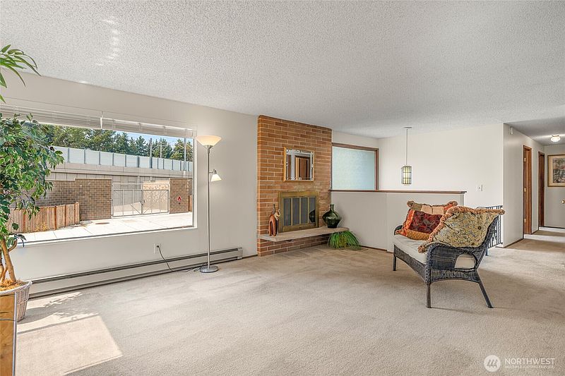 3rd image of 15112 3rd Avenue NE