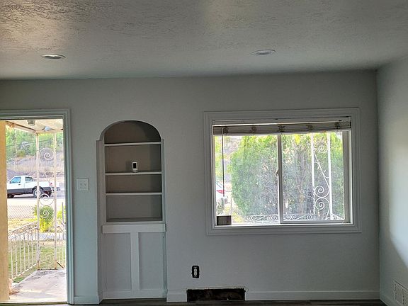 2nd image of 1023 W Pierpont Ave