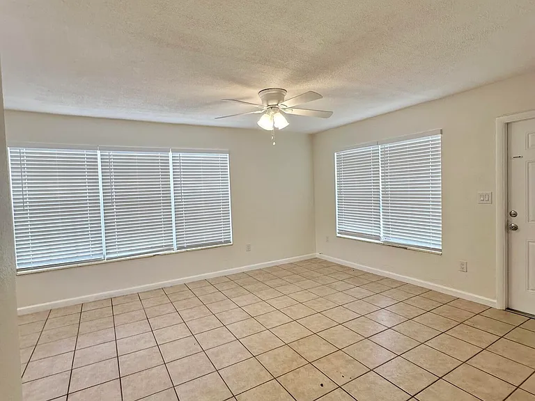 1409 NW 2nd Ave #1-2 — Photo 7