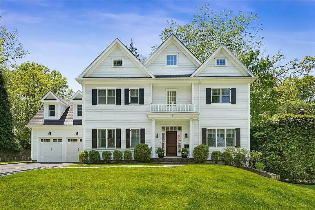 8 Hickory Drive photo 1