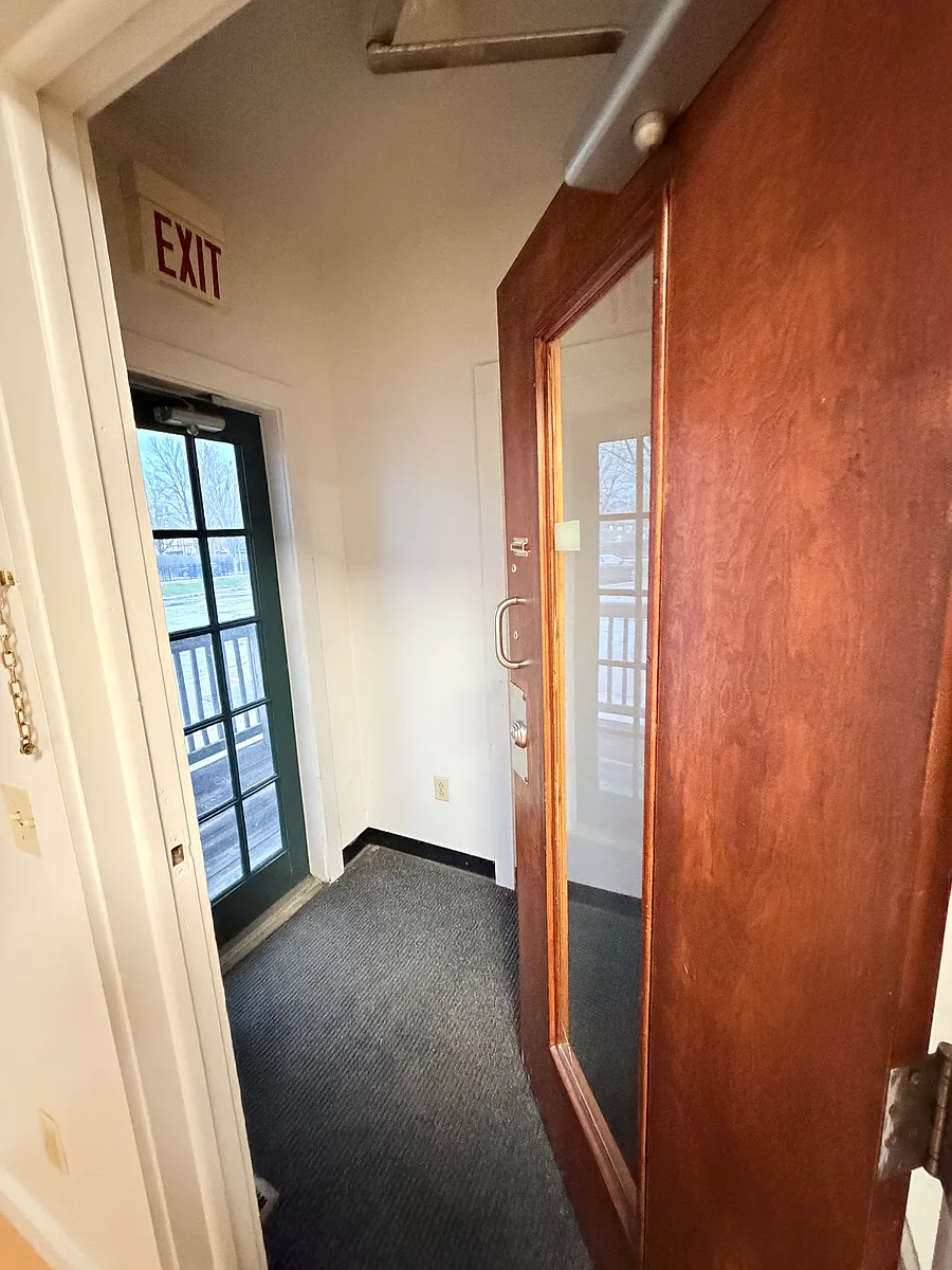 Building Photo - 28 Railroad Ave #A