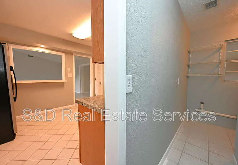 907 Swann Dr — Photo 13