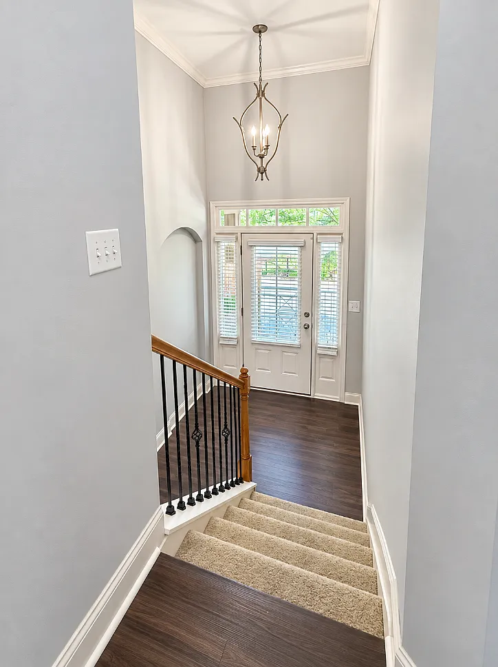 3 bed, 3.5 bath, 2350 sqft, $2,500 — Photo 2