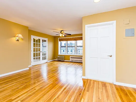 Sold by Re/Max In The City | media 25