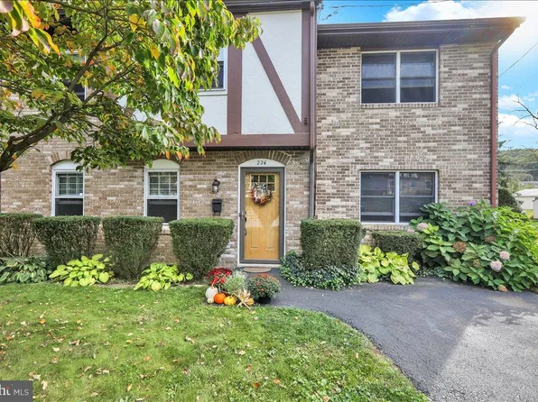 226 W Ruth Ave, Robesonia, PA 19551