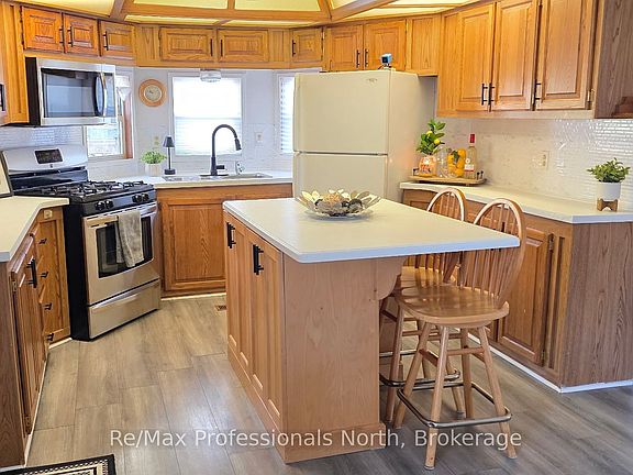 4th image of 1007 Racoon Rd #94