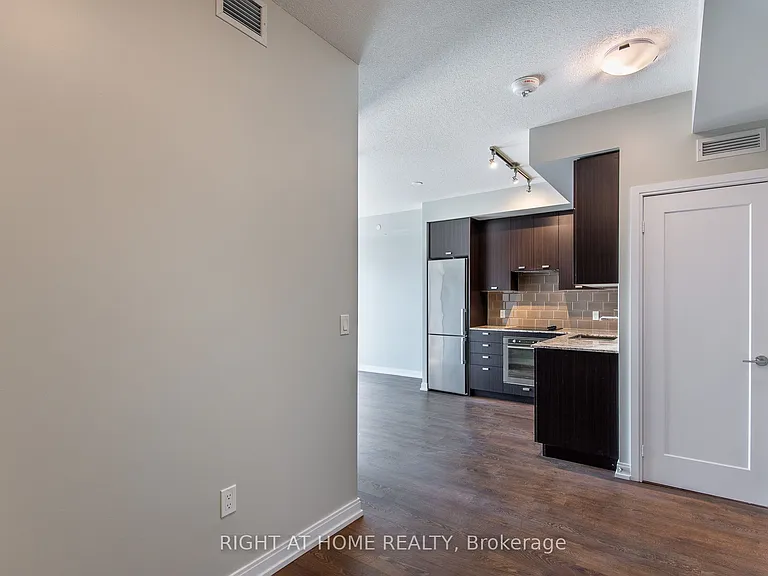 275 Village Green Sq #3225 — Photo 9