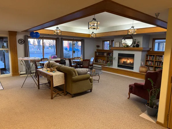 611 Main St N #201, Renville, MN 56284
