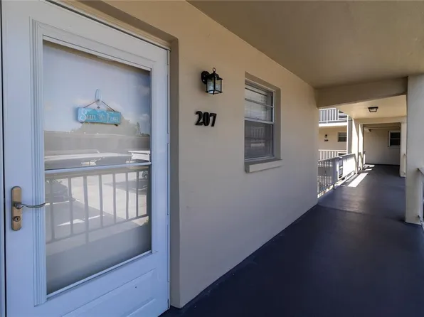 9940 47th Ave N APT 207, Saint Petersburg, FL 33708