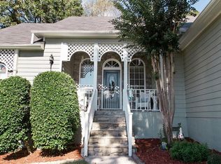 2220 Brandon Acres Dr, Buford, GA 30519