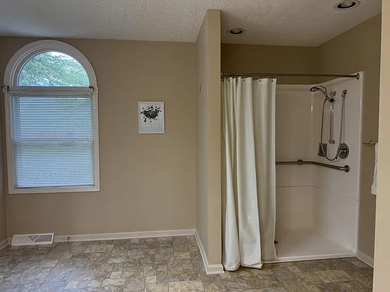 596 Forest Creek Dr — Photo 23