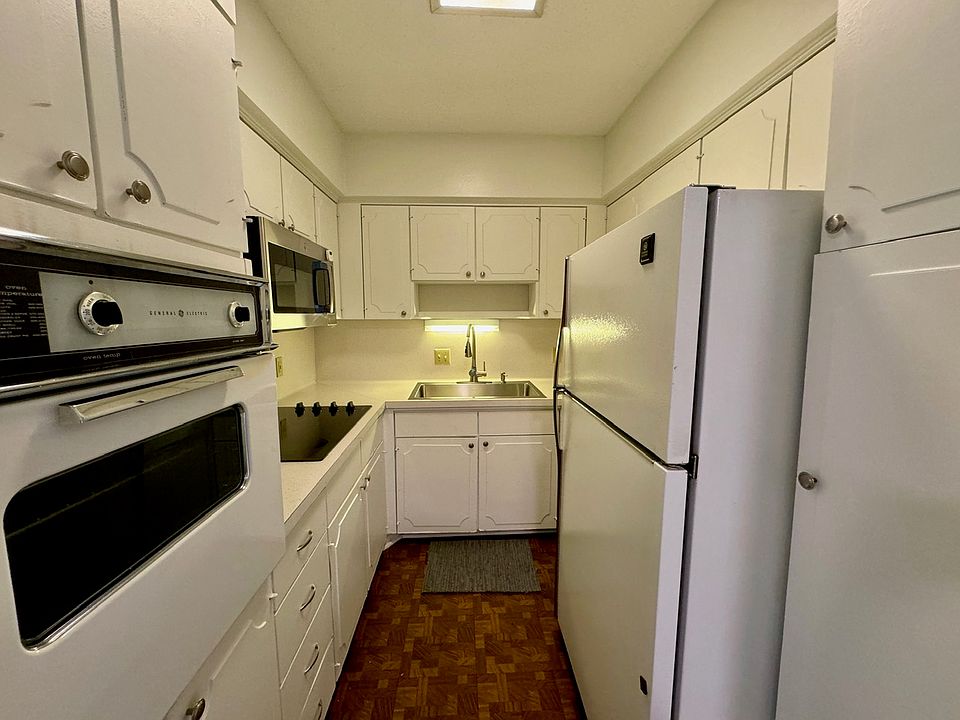 Kitchen with all appliances included