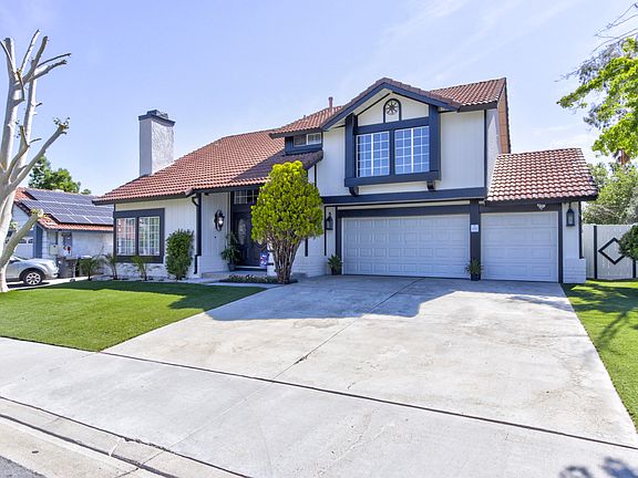 2nd image of 37472 Yorkshire Dr