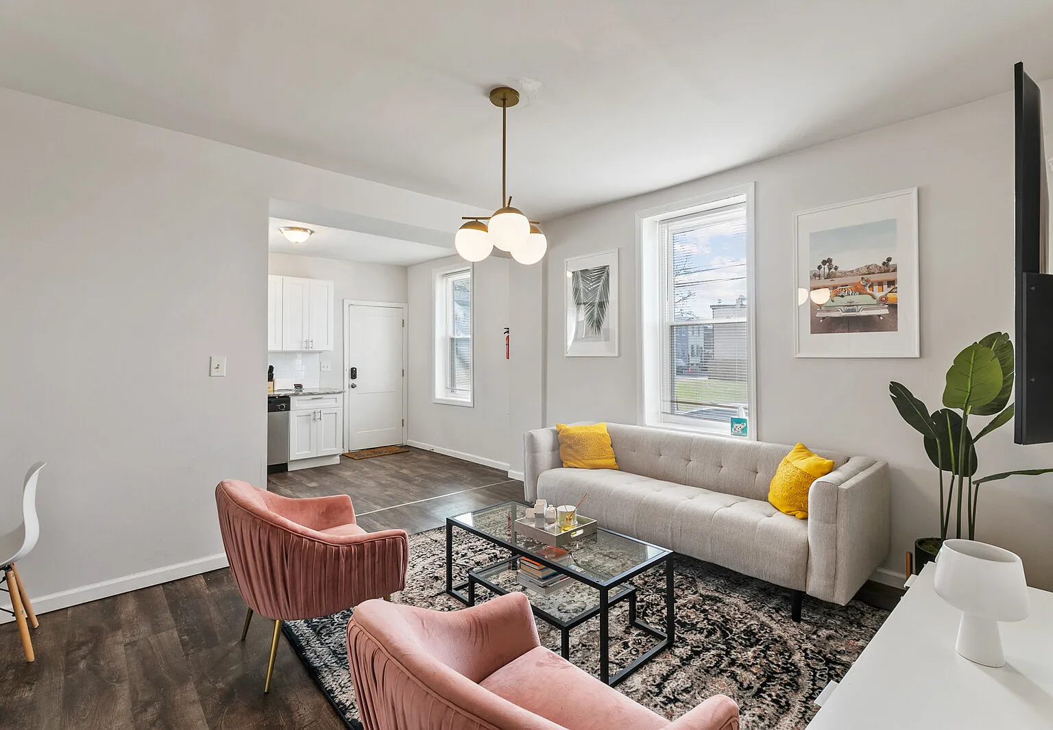 2 bed, 1000 sqft, $1,750 — Photo 3