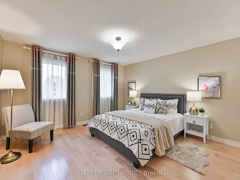 28 Delhi Cres — Photo 12