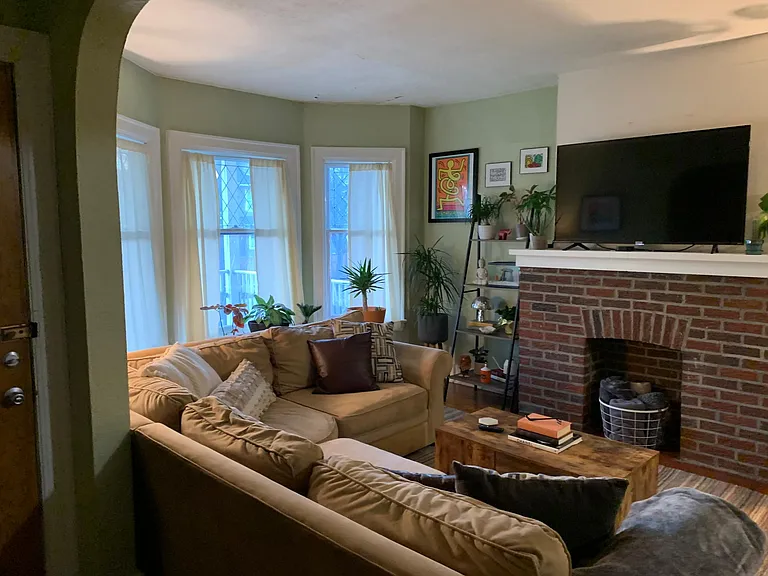 709 Richmond Ave #1 — Photo 10