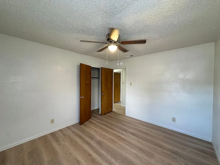 1300 Gowen Dr — Photo 21
