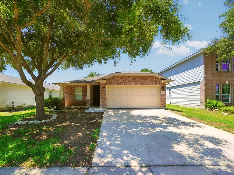 320 Longhorn Way — Photo 2