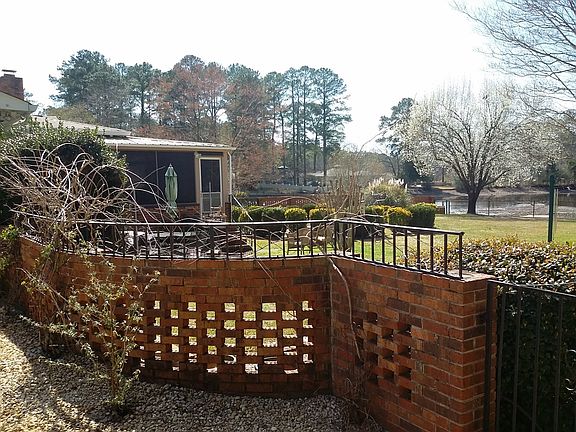 5th image of 11 Trotwood Dr