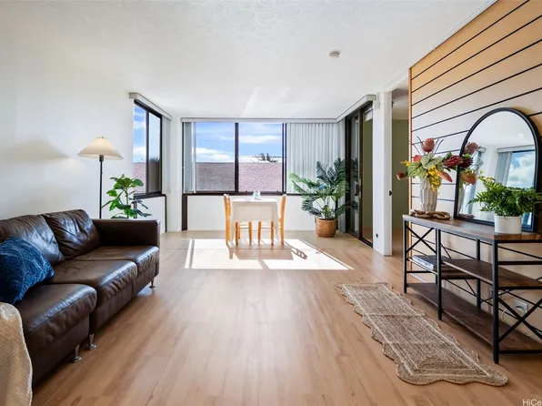 1505 Alexander St APT 206, Honolulu, HI 96822
