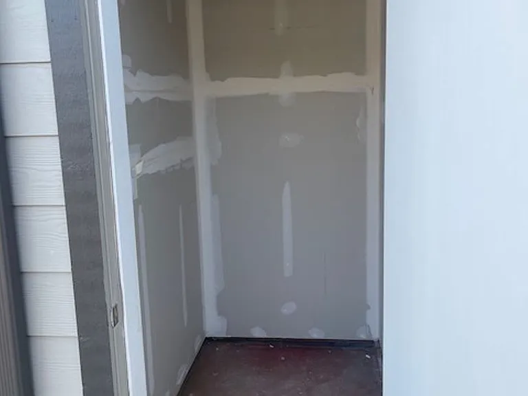 944 NE Paula Dr — Photo 13