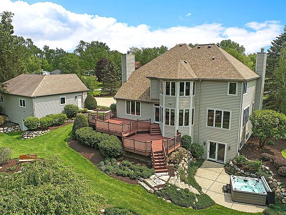 2nd image of 39620 Lake Park Ct