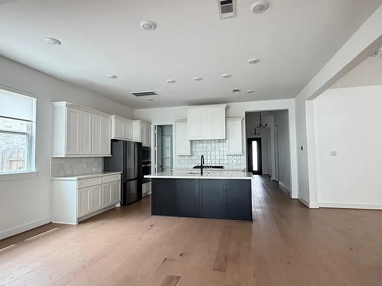 24638 Lukes Landing Way — Photo 2