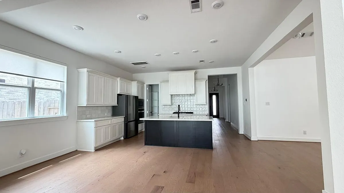 Building Photo - 24638 Lukes Landing Way