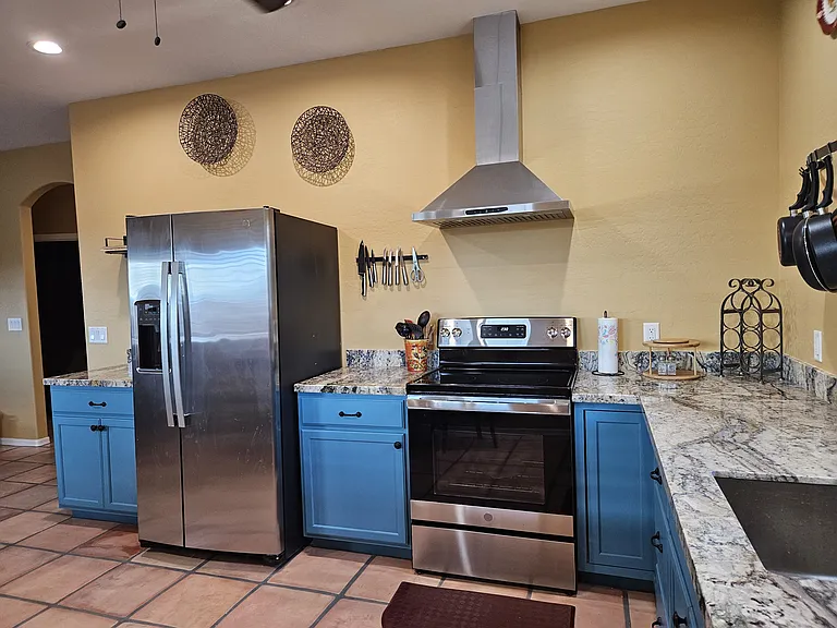 32324 N Apache Ave — Photo 2