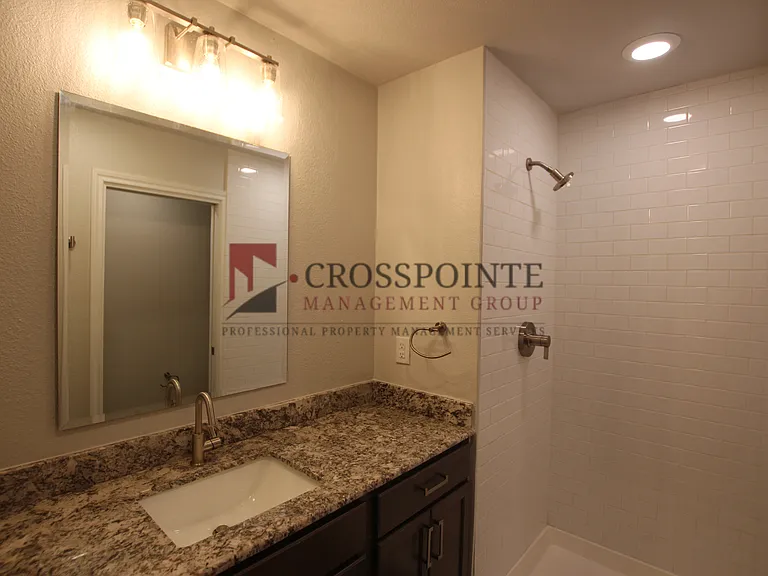 1927 Lindbergh Dr #301 — Photo 49