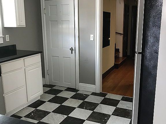 3rd image of 3306 Virginia Ave SE