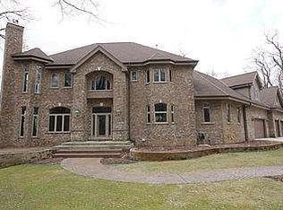 N9353 Romadka Park Rd, Mukwonago, WI 53149