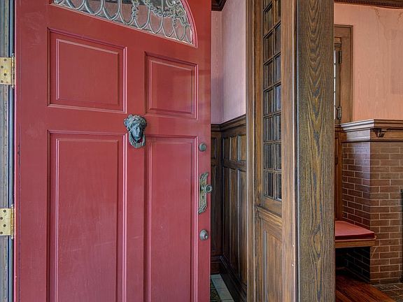 6th image of 234 W 10th St