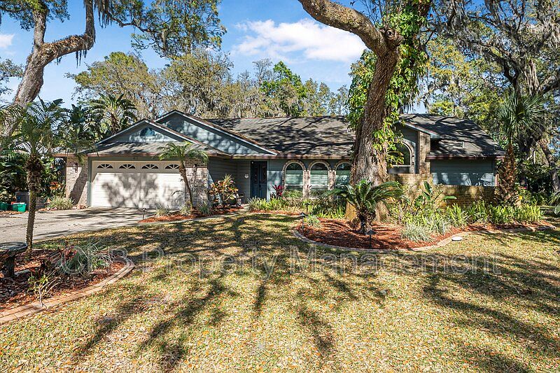 1st image of 411 Oak River Dr