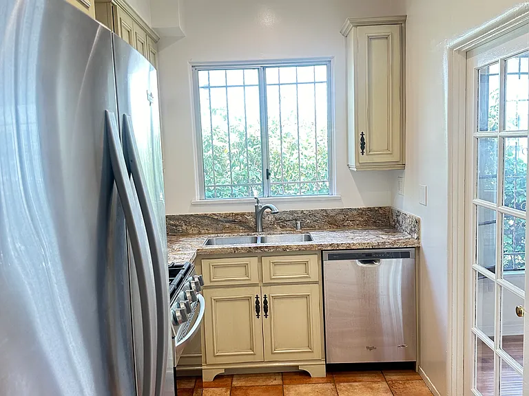 1607 S Sierra Bonita Ave — Photo 7