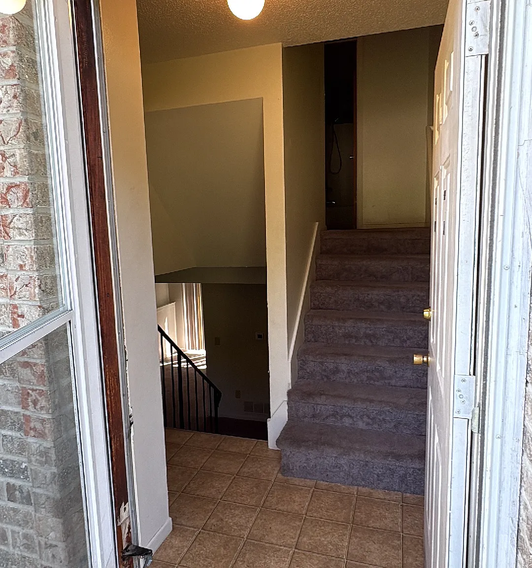 3 bed, 960 sqft, $1,295 — Photo 3