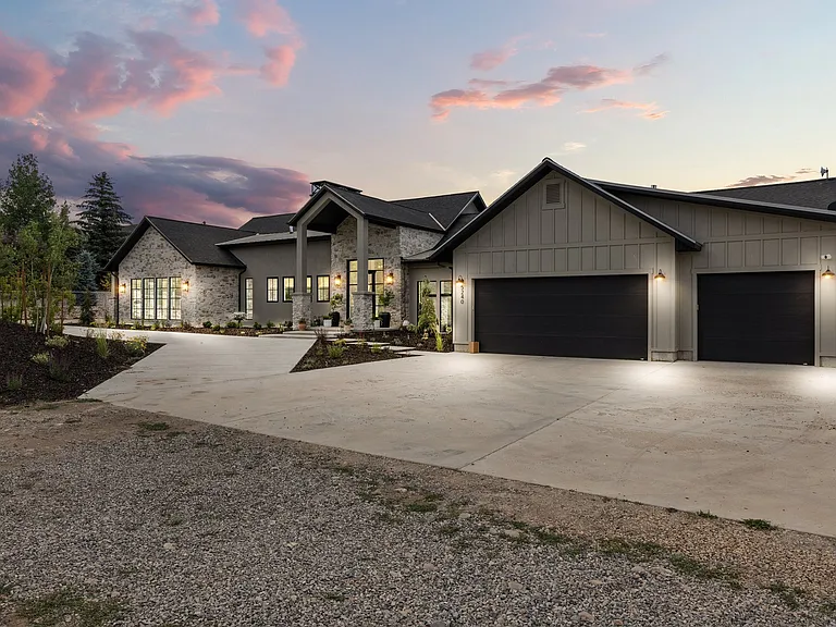 5240 Lake Creek Rd — Photo 40
