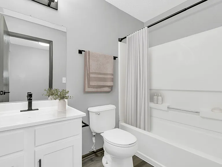 Parkview Apartments — Photo 17