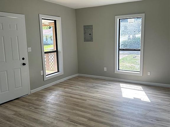 3rd image of 509 Plum St