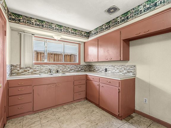 5th image of 9404 SE 42nd Ave
